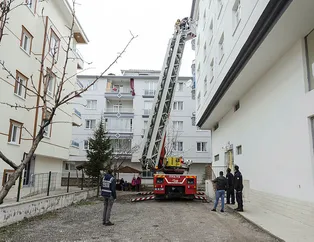 Balkonda mahsur kaldı! İtfaiye kurtardı