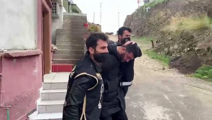 ece-erkenin-esi-safak-mahmutyazicioglu-oldurulmustu-katiller-icin-istenen-ceza-belli-oldu-1701699786386.jpeg Ece Erken'in eşi Şafak Mahmutyazıcıoğlu cinayetinde mütalaa açıklandı! İşte katiller için istenen ceza-4