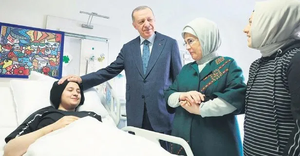 Başkan Recep Tayyip Erdoğan ile Emine Erdoğan, Aleyna Ölmez’i ziyaret etti