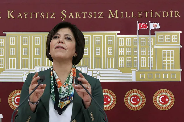 Son dakika: HDP'li Meral Danış Beştaş'tan fıkra gibi açıklama: PKK ile bağlantımız yok