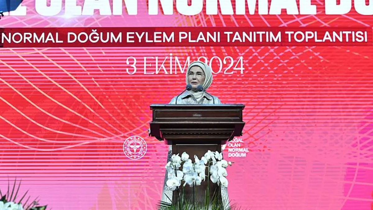 Emine Erdoğan'dan anne adaylarına "normal doğum" çağrısı