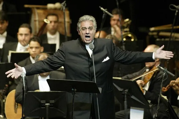 Dünyanın en ünlü tenorlarından İspanyol Placido Domingo cinsel tacizle suçlanıyor! "Her seferinde dokunur ya da öperdi"-1