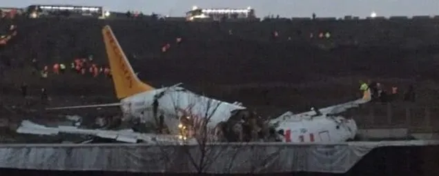 Son dakika: Sabiha Gökçende uçak kazası! Ulaştırma Bakanı Turhandan ölü yaralı açıklaması | Video