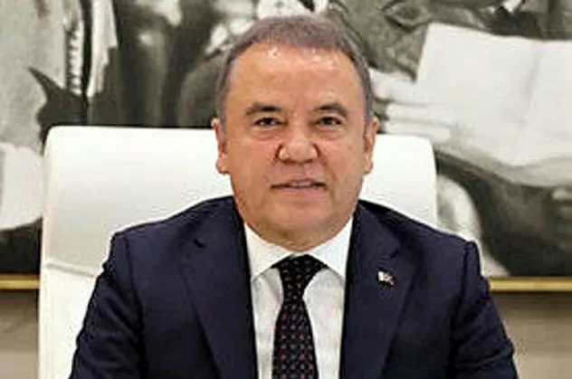 Son dakika: Yeni bir istifa mı geliyor? CHP'li Antalya Büyükşehir Belediyesi Başkanı Muhittin Böcek Muharrem İnce ile görüştü