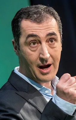 Taksiye binmiyCEM