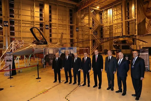 milli-savas-ucagi-icin-buyuk-gun-baskan-erdogandan-onemli-aciklamalar-1641486222944.jpeg Başkan Erdoğan Milli Muharip Uçak için tarih verdi: Hangardan çıkaracağız-2