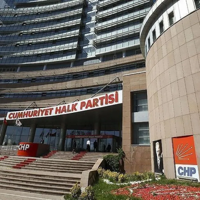 CHPdeki koltuk kavgasında saflar netleşiyor: Kilidi İstanbul Kongresi açacak! MYK üyeleri fondaşa konuştu: Değişim başladı İmamoğlu yetersiz