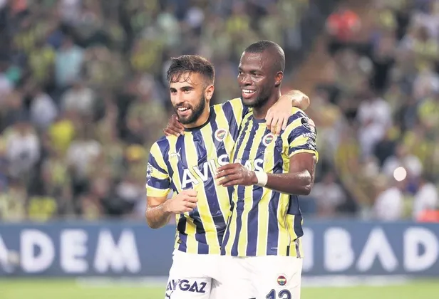 ingiliz-medyasindan-galatasaray-taraftarini-heyecanladiran-firmino-iddiasi-1678145891452.jpeg İngiliz medyasından Galatasaray taraftarını heyecanladıran Firmino iddiası-11