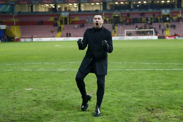 canli-kayserispor-basaksehir-1-0-basaksehir-deplasmanda-kayserispora-takildi-1675357724899.jpg Başakşehir deplasmanda Kayserispor'a takıldı-9