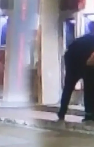 ATM önünde bıçaklı gasp dehşeti!