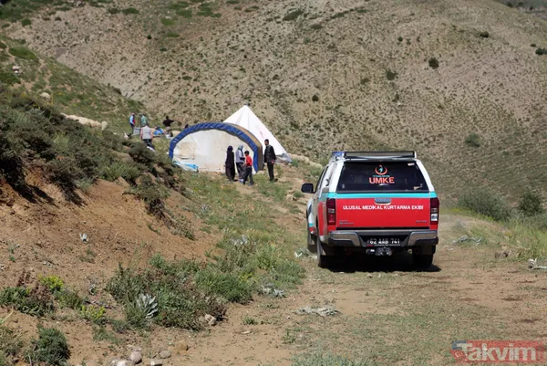 Tunceli'de sürü sahipleri 2 bin 500 metre rakımlı yaylada aşılandı - 12