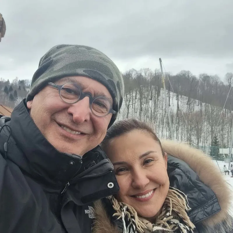 huseyin-avni-danyaldan-esine-siirli-kutlama-15-yillik-mutlulugun-ikna-dolu-hikayesi-1772712833456.jpg Hüseyin Avni Danyal’dan eşine şiirli kutlama! 15 yıllık mutluluğun ikna dolu hikayesi!-5