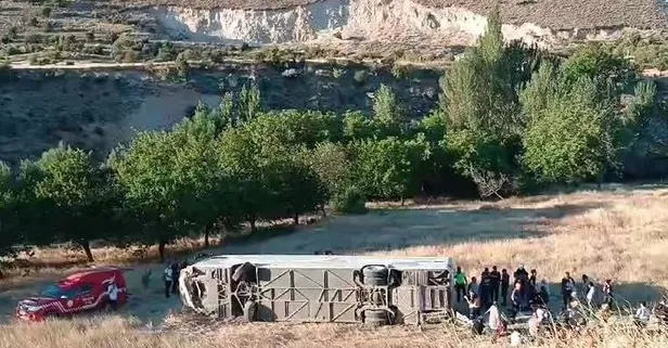 Malatya'da yolcu otobüsü şarampole devrildi: Çok sayıda yaralı var