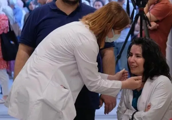 Son dakika: Konya'da silahlı saldırıda hayatını kaybeden Kardiyoloji Uzmanı Ekrem Karakaya son yolculuğa uğurlanıyor!-3
