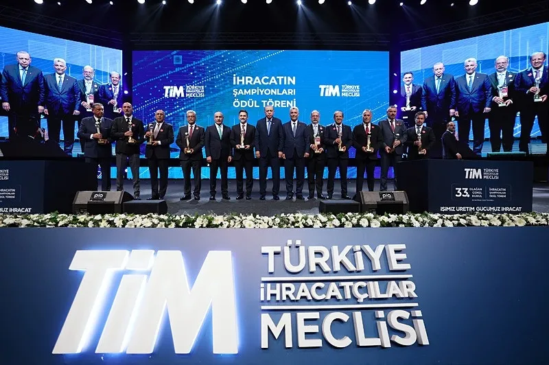 baskan-erdogan-ihracata-yeni-destegi-acikladi-gunluk-limiti-5-milyar-tlye-yukseltiyoruz-1782484783668.jpeg Başkan Erdoğan ihracata yeni desteği açıkladı: "Günlük limiti 5 milyar TL'ye yükseltiyoruz"-8