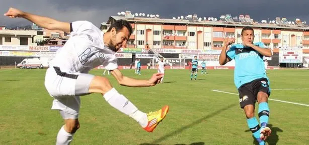Bursaspor, 3 golle tur biletini kaptı...
