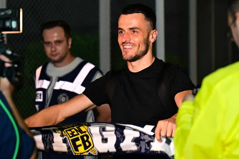 fenerbahceden-filip-kostic-surprizi-bedava-transfer-olabilir-1774712639784.jpg Fenerbahçe'den Filip Kostic sürprizi! Bedava transfer olabilir-3