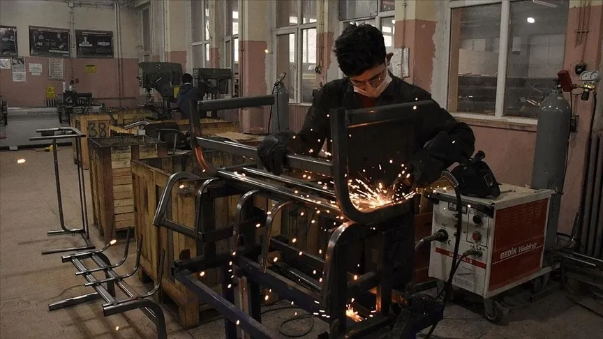 1779750529625.jpeg Almanya modeli Türkiye'de uygulanıyor: Fabrika sahasında eğitim verecek sanayi kolejleri kuruluyor-3