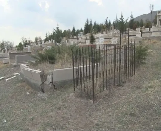 Ankara'da akılalmaz olay! 5 aylık bebek mezara gömülmüş şekilde bulundu-6