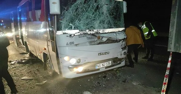 Kocaeli’de tırla çarpışan özel halk otobüsünde 6 kişi yaralandı