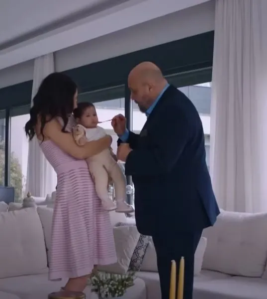 kizilcik-serbeti-62-bolum-2-fragmani-agizlari-acik-birakti-fatih-gorkemi-amcasiyla-basti-dogayi-hic-aldatmasay-1715024383294.jpg Fatih Görkem'i amcasıyla bastı! "Doğa'yı hiç aldatmasaydın..." Kızılcık Şerbeti 62. bölüm 2. fragmanı ağızları açık bıraktı!-3