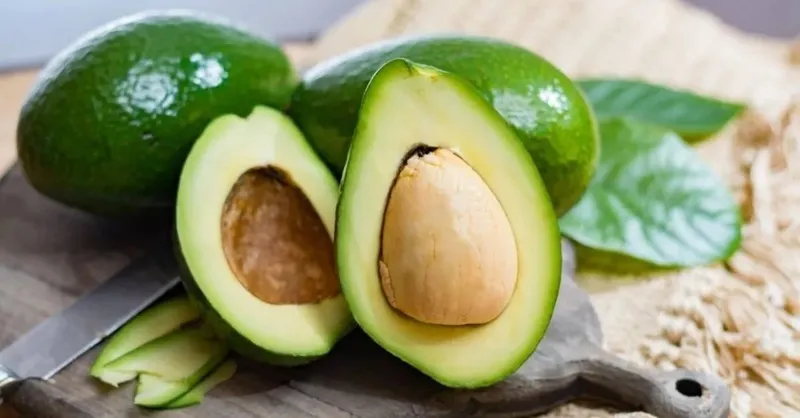 30-gun-boyunca-avokado-yiyin-olanlara-siz-bile-inanamayacaksiniz-agiz-kokusundan-rahatsiz-olan-herkes-1709236779224.jpeg