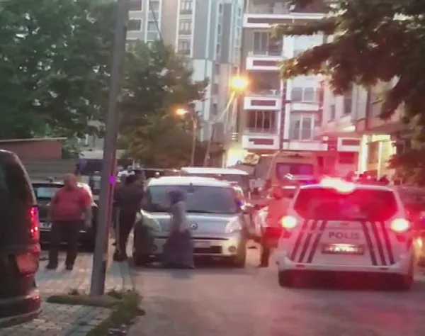 1624538642802.jpg İstanbul'da çocuklar arasında başlayan kavgaya aileler de karıştı! Ortalık savaş alanına döndü-5