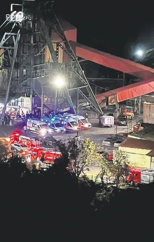 Bartın'daki maden ocağında meydana gelen patlamada 25 işçi hayatını kaybetti! Türkiye mahsur kalan işçiler için tüm imkanlarını seferber etti