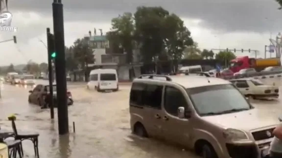 Giresun'da sağanak yağış hayatı felç etti