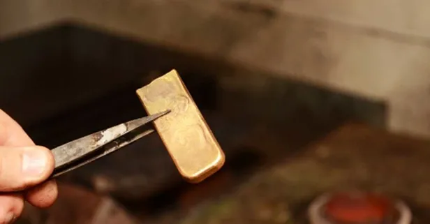 Ham altının 18-22 ayar bileziğe uzanan macerası! Bakın ustalar altını tepeden tırnağa nasıl hazırlıyor