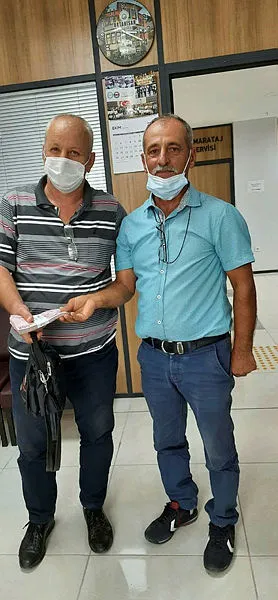 yolda-buldugu-20-bin-lirayi-sahibine-ulastirdi-1603188803025.jpg Yolda bulduğu 20 bin lirayı sahibine ulaştırdı-2