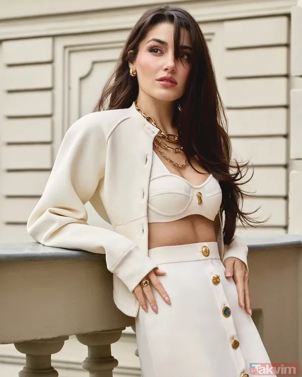 Aşk ve Gözyaşı'nın Meyra'sı Hande Erçel Milano Moda Haftası’nda farklı tarzıyla göz kamaştırdı! - 4