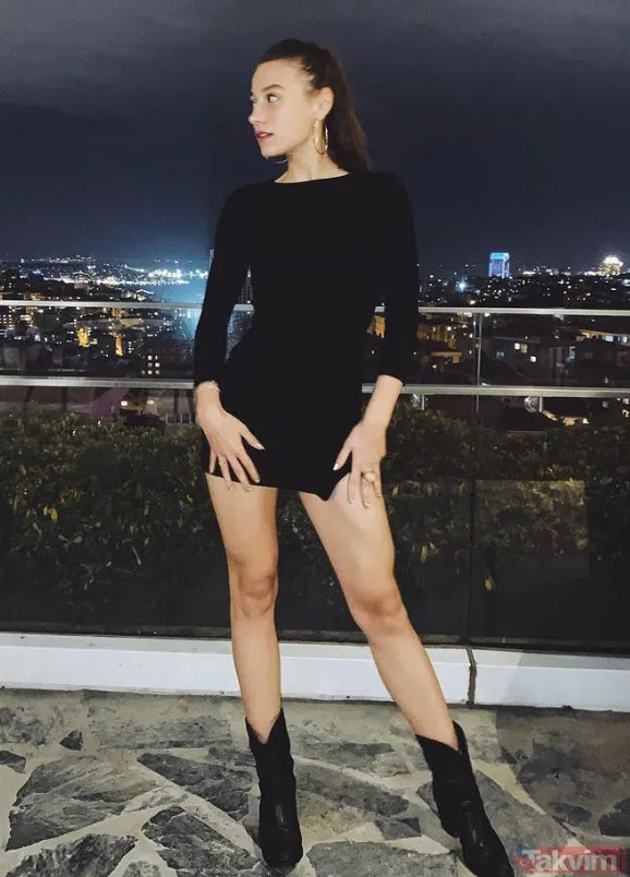 Duy Beni'nin Melisa'sı Sümeyye Aydoğan süper minisiyle boylu boyunca paylaştı ortalık yandı tutuştu 'bu saatte güneş doğar mı?' - 5