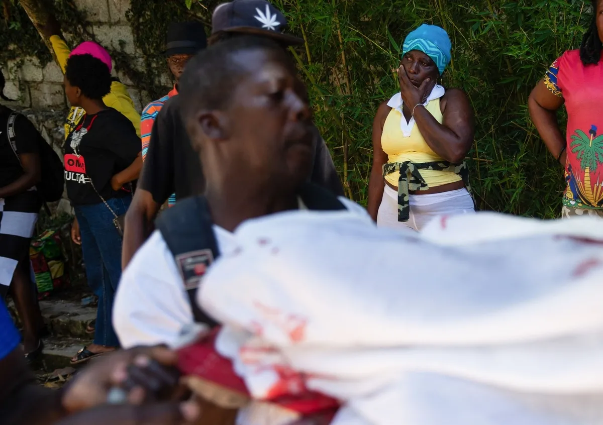 haitide-gangster-ayaklanma-beldeyi-ele-gecirmek-icin-katliam-yaptilar-g-1787628460123.jpeg Haiti'de "gangster" ayaklanma! Beldeyi ele geçirmek için katliam yaptılar: Onlarca ölü ve yaralı-5