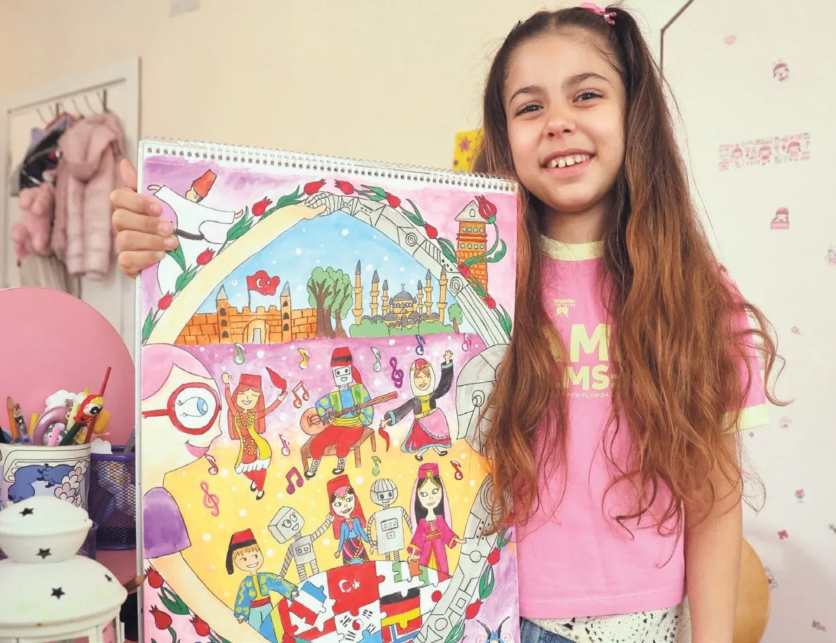 Hatay’dan 8 yaşındaki ressam 300 binden fazla katılımcıyı geride bırakarak dünya şampiyonu oldu