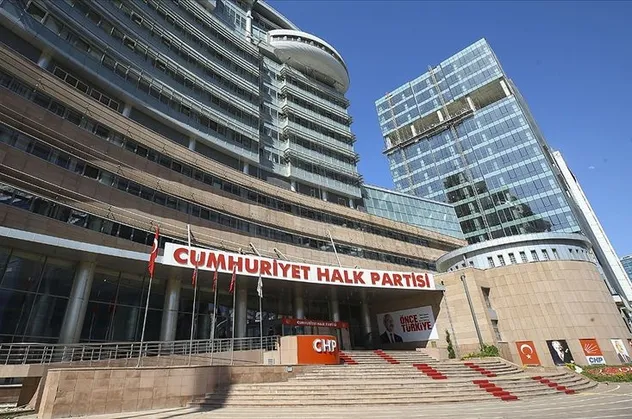 Bunu da gördük! CHP'liler CHP'yi mahkemeye verdi: Kayyum atansın