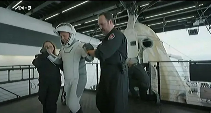 Alper Gezeravcı'nın uzay seyahati sonrası Dünya'daki ilk adımları.