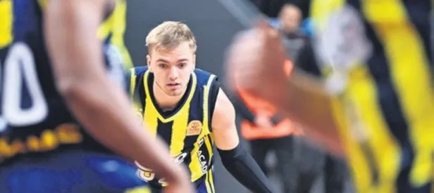 Fenerbahçe’ye kötü haber! Arturs Zagars’ta ikinci evre hamstring sakatlığı