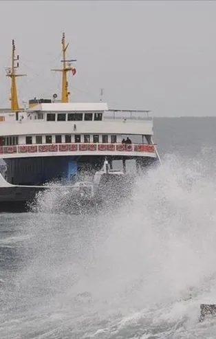 Deniz ulaşımına fırtına engeli! Gökçeada'ya bazı feribot seferleri iptal