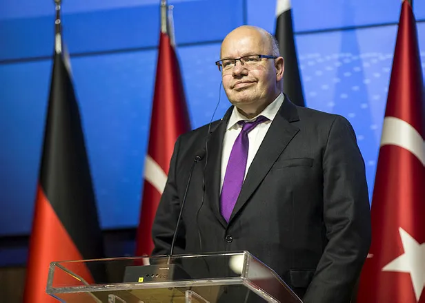 Hazine ve Maliye Bakanı Berat Albayrak Alman Bakan Peter Altmaier ile görüştü-3