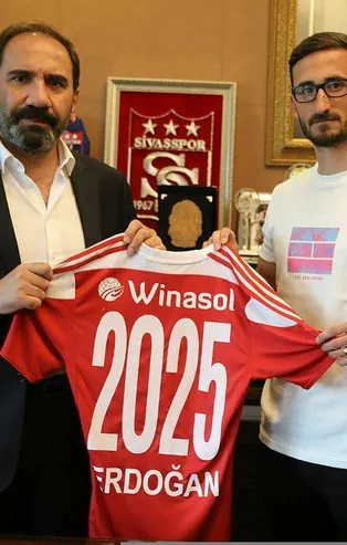 Son dakika transfer haberi: Sivasspor, Erdoğan Yeşilyurt'un sözleşmesini uzattı