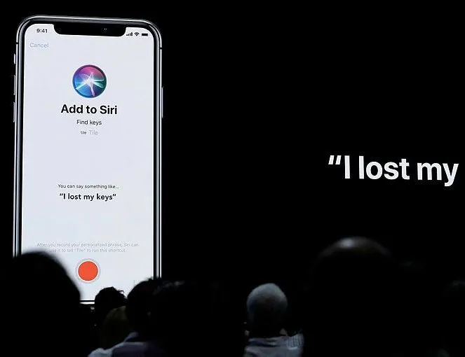 Apple Siri konuşmalarını dinlediği için özür diledi