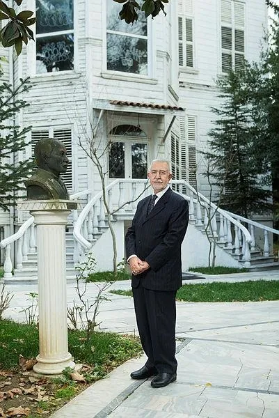 allahtan-allaha-dogru-ve-allah-ile-yasanmis-bir-hayat-omer-tugrul-inanceri-rahmetle-anarken-1662320025723.jpeg Allah'tan, Allah'a doğru ve Allah ile yaşanmış bir hayat! Ömer Tuğrul İnançer'i rahmetle anarken...-3