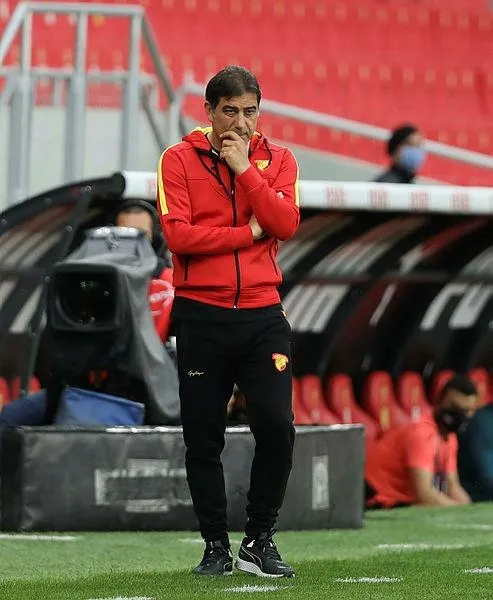 son-dakika-goztepede-teknik-direktor-unal-karamanla-yollar-ayrildi-1630422984442.jpeg Son dakika: Göztepe'de teknik direktör Ünal Karaman'la yollar ayrıldı!-3