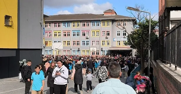 Son dakika: İstanbul'da şiddetli deprem! | Merkez üssü Tekirdağ Marmaraereğlisi | Uzman isim açıkladı: Daha büyüğü olur mu? | Panik anı kamerada