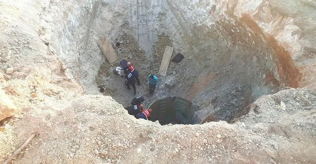 Kuyu çöktü: 2 işçi toprak altında kaldı