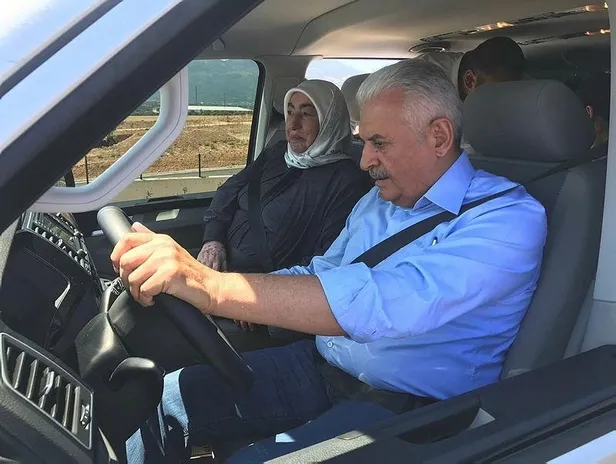 Binali Yıldırım, İstanbul-İzmir Otoyolu'nda minibüs kullandı-2