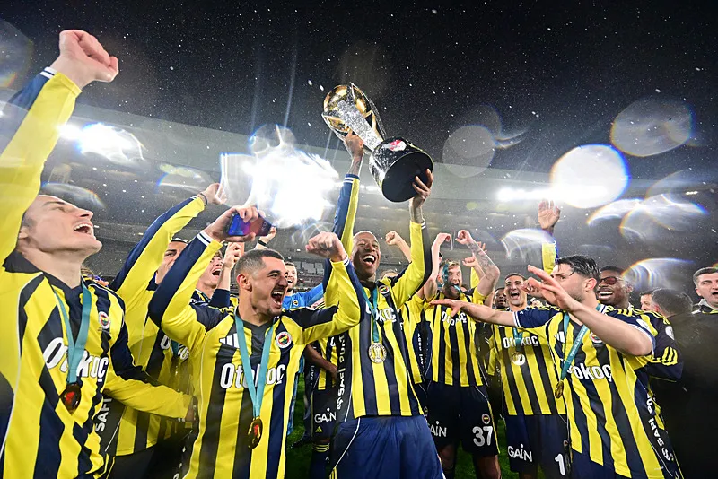 Spor yazarları Galatasaray - Fenerbahçe Süper Kupa finalini yorumladı! "Patron geldi" - 17