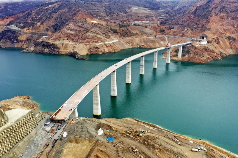 Yusufeli Viyadüğü'nde sona gelindi! İki yaka birleşti-4