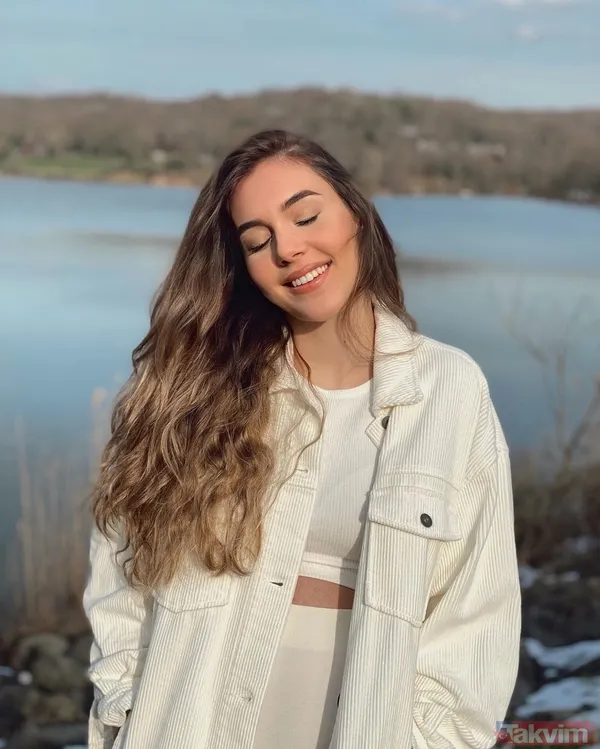 Berfu Yenenler bikinisiyle şov yaptı! Eşi Eser Yenenler’in tepkisi olay oldu sosyal medya onları konuştu - 8